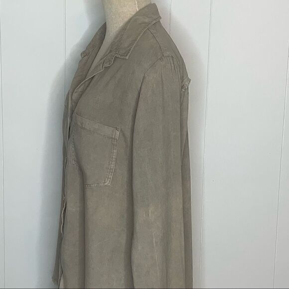 Bleach Dyed Shirt Cloth and Stone Frayed Hem Button Front Top Size Medium - Picture 4 of 8